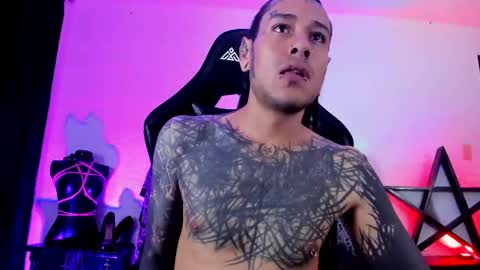 Snapshot of ink_u_buzz chatting on 01.08.25 Dani online show from 01.08.25