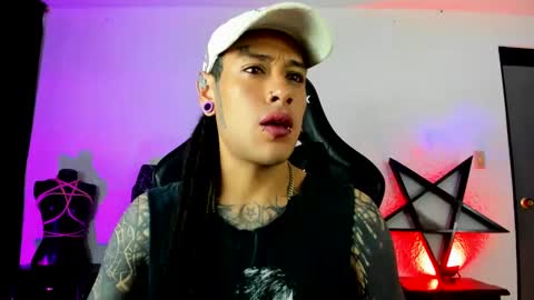 Snapshot of ink_u_buzz chatting on 01.31.25 Dani online show from 01.31.25