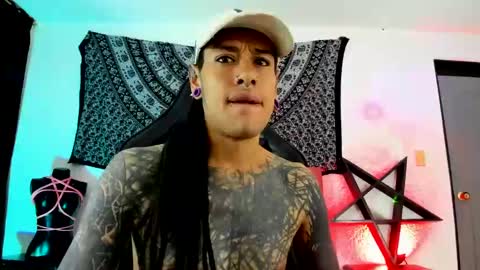 Snapshot of ink_u_buzz chatting on 02.02.25 Dani online show from 02.02.25