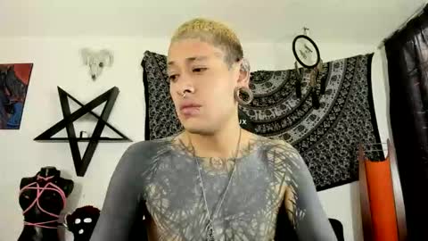 Snapshot of ink_u_buzz chatting on 10.05.25 Dani online show from 10.05.25