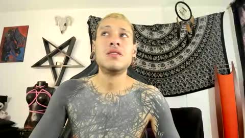 Snapshot of ink_u_buzz chatting on 10.13.25 Dani online show from 10.13.25