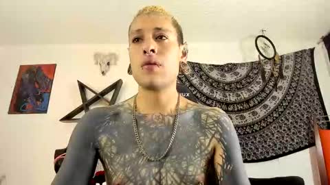 Snapshot of ink_u_buzz chatting on 10.18.25 Dani online show from 10.18.25