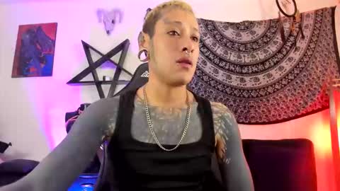 Snapshot of ink_u_buzz chatting on 10.19.25 Dani online show from 10.19.25