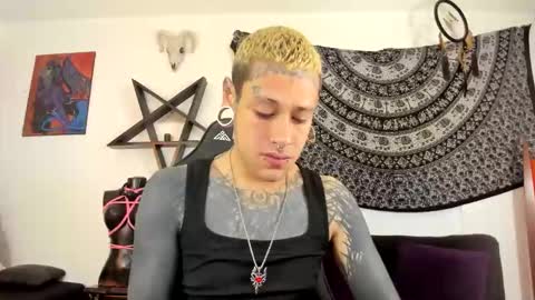 Snapshot of ink_u_buzz chatting on 10.19.25 Dani online show from 10.19.25