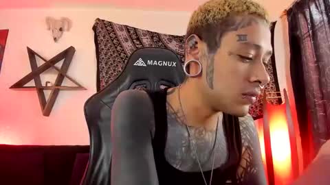 Snapshot of ink_u_buzz chatting on 10.22.25 Dani online show from 10.22.25