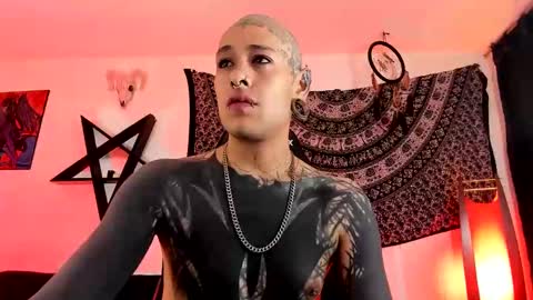 Snapshot of ink_u_buzz chatting on 11.10.25 Dani online show from 11.10.25