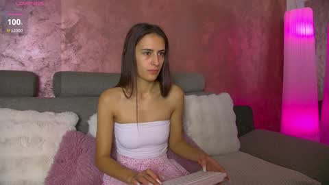 Snapshot of innes_taylor chatting on 11.03.25 InnesTaylor online show from 11.03.25