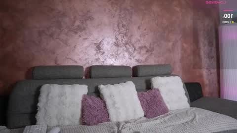 Snapshot of innes_taylor chatting on 11.05.25 InnesTaylor online show from 11.05.25