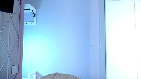 Snapshot of innnita chatting on 12.19.24 Lina online show from 12.19.24