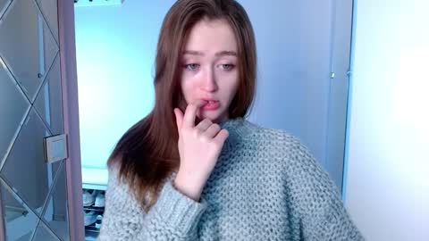 Snapshot of innnita chatting on 01.24.25 Lina online show from 01.24.25