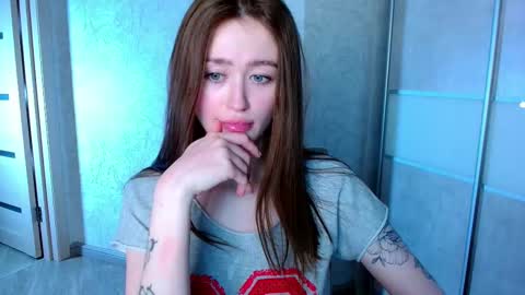 Snapshot of innnita chatting on 02.23.25 Lina online show from 02.23.25