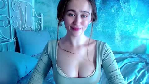 Lina online show from 11.25.25