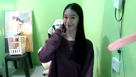 Snapshot of innocent_reign69 chatting on 10.25.25 Reign online show from 10.25.25