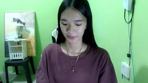 Snapshot of innocent_reign69 chatting on 10.26.25 Reign online show from 10.26.25