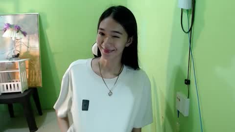 Snapshot of innocent_reign69 chatting on 10.30.25 Reign online show from 10.30.25