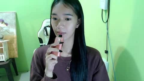 Snapshot of innocent_reign69 chatting on 10.31.25 Reign online show from 10.31.25