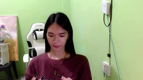 Snapshot of innocent_reign69 chatting on 11.06.25 Reign online show from 11.06.25