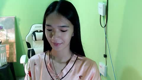 Snapshot of innocent_reign69 chatting on 11.06.25 Reign online show from 11.06.25