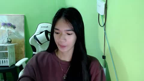 Snapshot of innocent_reign69 chatting on 11.12.25 Reign online show from 11.12.25