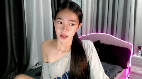 Reign online show from 04.14.26