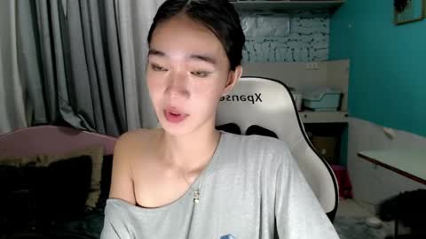 Snapshot of innocent_reign69 chatting on 04.22.26 Reign online show from 04.22.26
