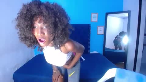 Snapshot of innocent_sexybaby chatting on 10.27.25 innocent_sexybaby online show from 10.27.25