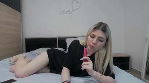 Snapshot of innocentangel2 chatting on 05.03.26 innocentangel2 online show from 05.03.26