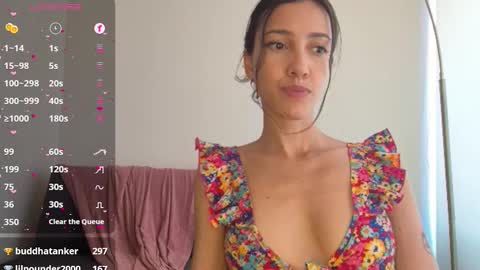 Laroa online show from 01.11.25