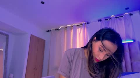 Snapshot of innoocentluna chatting on 11.12.25 Innoocent Luna online show from 11.12.25