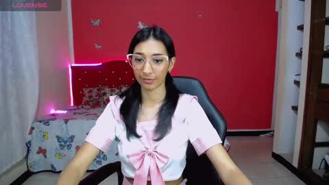 Snapshot of inocent_luna chatting on 01.27.25 Luna moon online show from 01.27.25