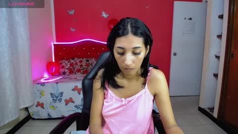 Snapshot of inocent_luna chatting on 02.13.25 Luna moon online show from 02.13.25