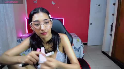 Snapshot of inocent_luna chatting on 03.01.25 Luna moon online show from 03.01.25