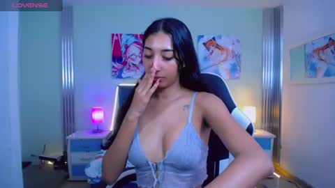 Snapshot of inocent_luna chatting on 07.19.26 Luna moon online show from 07.19.26