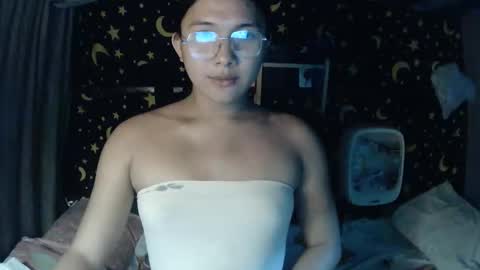 Snapshot of insulting_whoreifica chatting on 10.09.25 MAXINE online show from 10.09.25