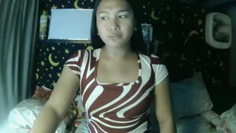 Snapshot of insulting_whoreifica chatting on 04.01.26 MAXINE online show from 04.01.26