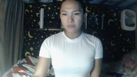 Snapshot of insulting_whoreifica chatting on 05.24.26 MAXINE online show from 05.24.26