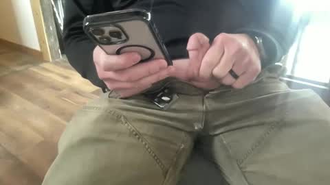 Snapshot of iowafarmcock chatting on 02.12.25 iowafarmcock online show from 02.12.25