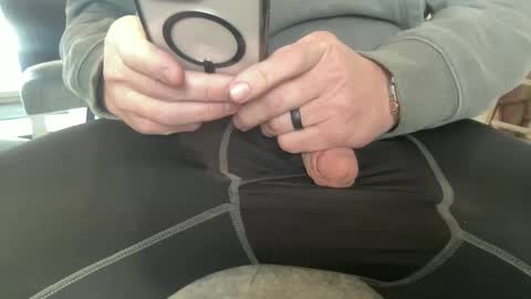 Snapshot of iowafarmcock chatting on 02.21.25 iowafarmcock online show from 02.21.25