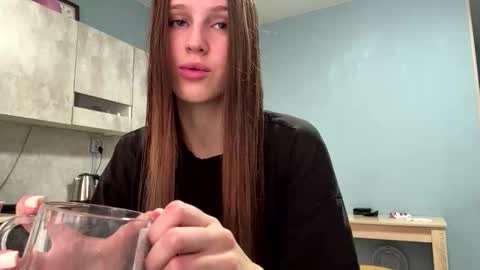 Dina online show from 12.23.25