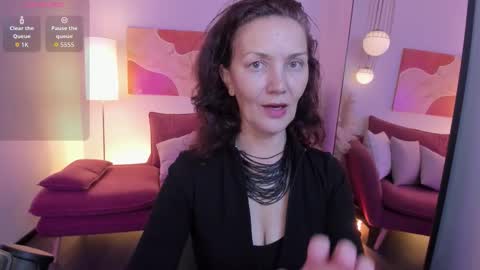 Snapshot of irene_marlow chatting on 10.08.25 Irene online show from 10.08.25