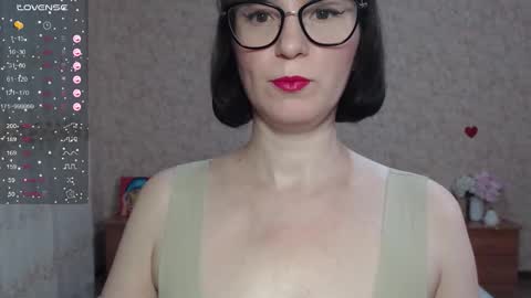 IrenLarasani online show from 09.17.25
