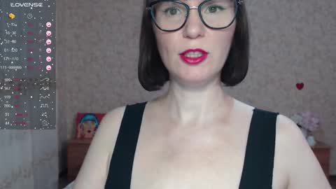 Snapshot of irenlarasani chatting on 10.13.25 IrenLarasani online show from 10.13.25