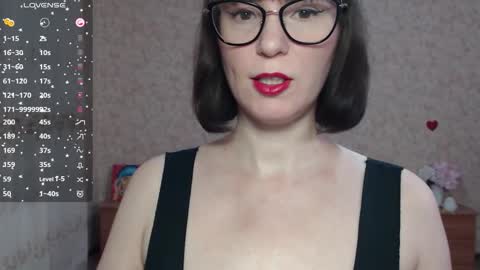 Snapshot of irenlarasani chatting on 10.30.25 IrenLarasani online show from 10.30.25