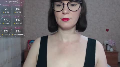 Snapshot of irenlarasani chatting on 11.17.25 IrenLarasani online show from 11.17.25