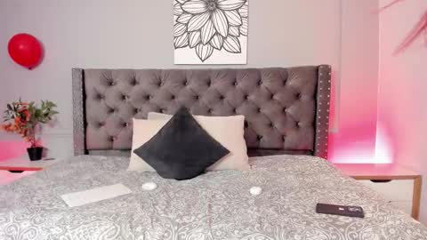 Snapshot of iriis_rosse chatting on 10.08.25 Iris Rosse online show from 10.08.25