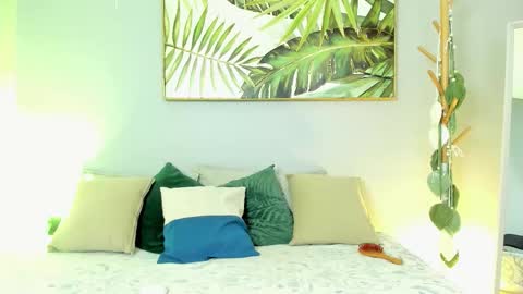 Snapshot of iriis_rosse chatting on 10.14.25 Iris Rosse online show from 10.14.25