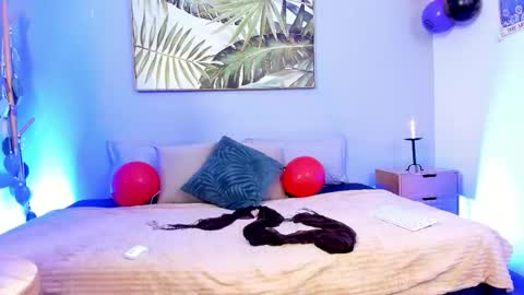 Snapshot of iriis_rosse chatting on 10.28.25 Iris Rosse online show from 10.28.25