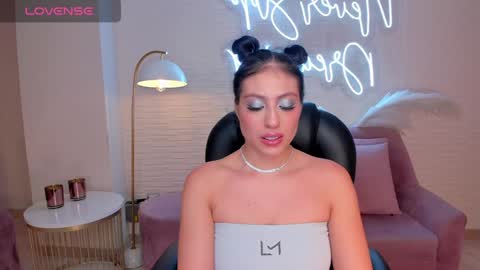 Snapshot of irinaportman chatting on 12.12.24 Irina online show from 12.12.24