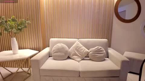 Snapshot of irinaportman chatting on 10.18.25 Irina online show from 10.18.25