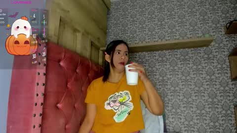 Snapshot of iris_charlotte chatting on 10.23.25 Hot Charlotte online show from 10.23.25